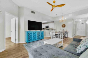 Extra Spacious 2 King Bed End Unit *Steps from Pool*
